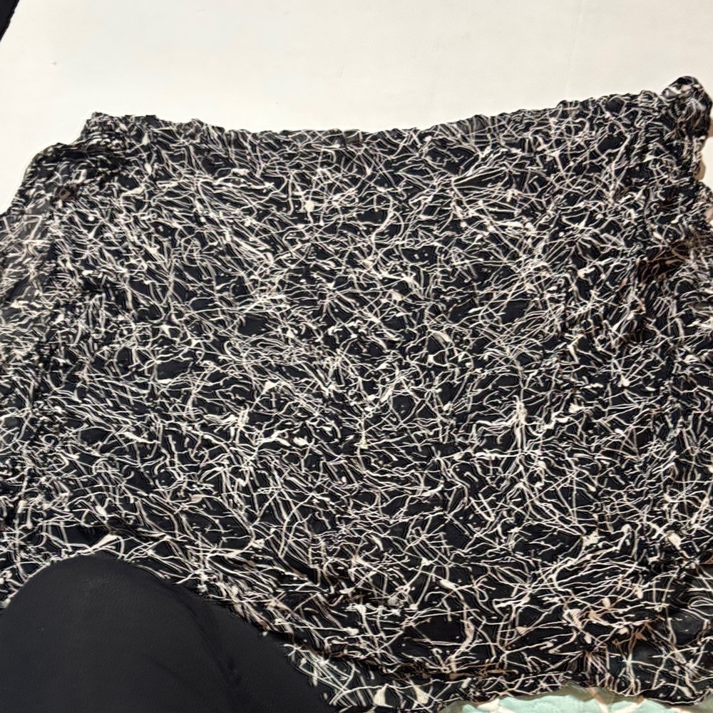 Chic Black and beige Patterned Skirt